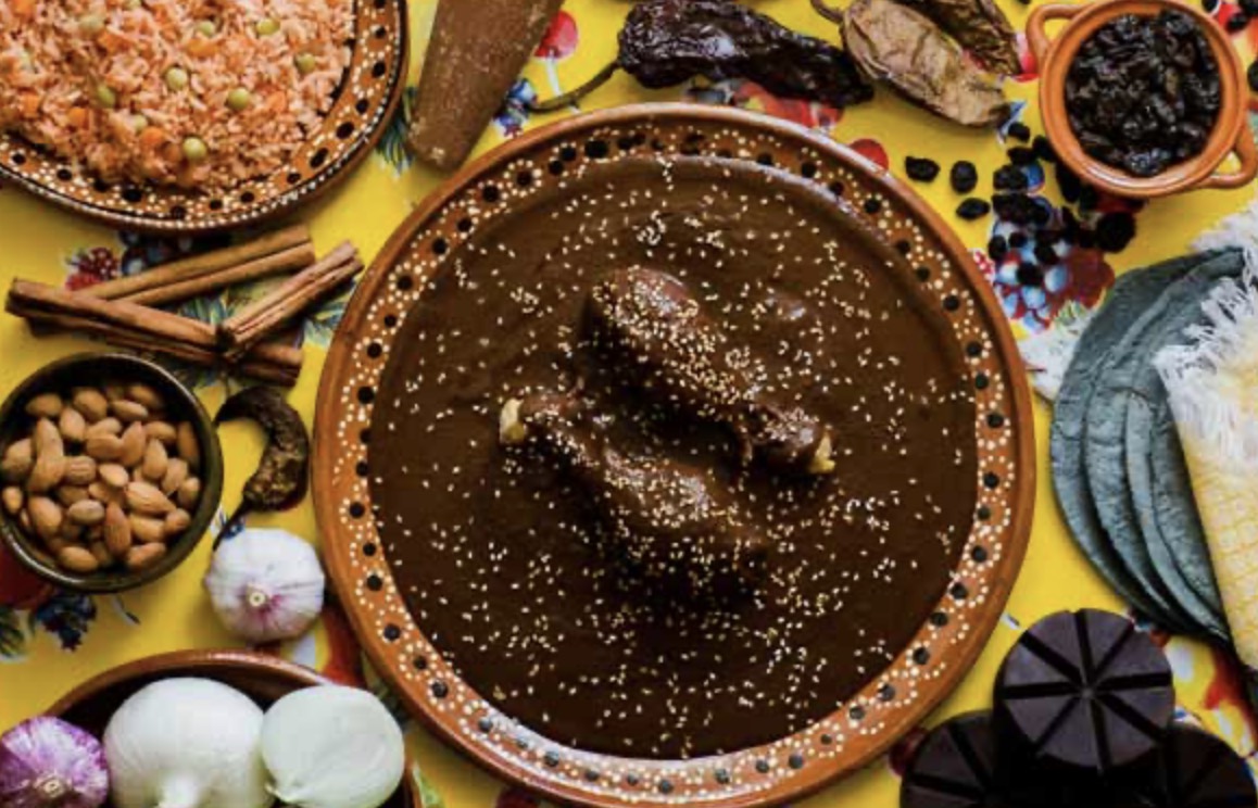 El mole es uno de los alimentos destacados de la cocina de México, según Taste Atlas